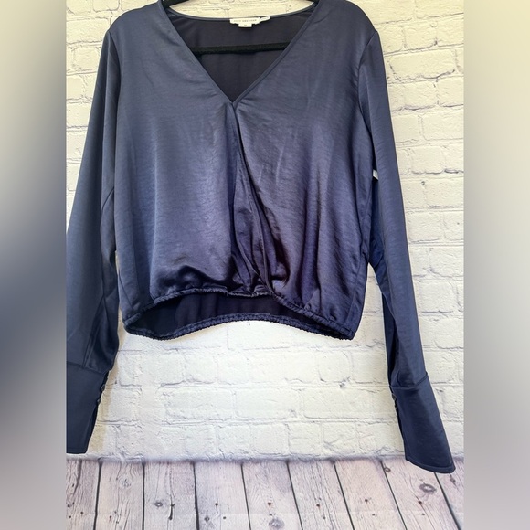 NWT Good American Ink Blue Long Sleeve Stretch Satin Faux Wrap Top Size medium - Picture 6 of 12